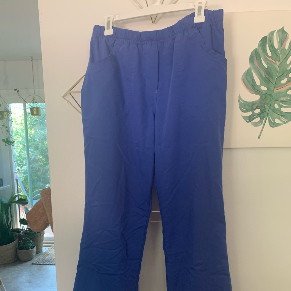 Urbane scrub bottom size medium.
